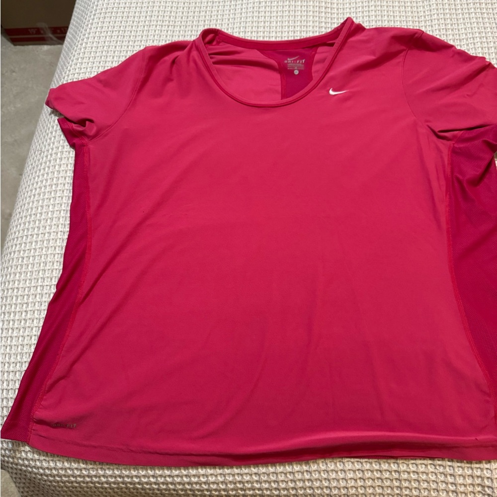 Nike plus sized Pink Short Sleeve Relaxed T-Shirt